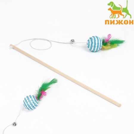 A teaser-piece with a wicker ball and colored feathers on a wooden handle, blue