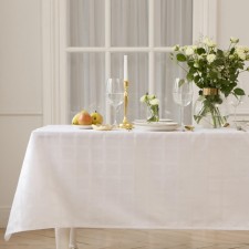 The tablecloth 