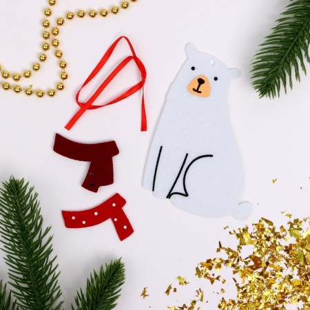Set for creativity. Create a Christmas tree decoration from the felt "White Bear in a scarf"-1