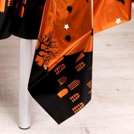Black Castle tablecloth, 137 × 183 cm-2