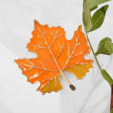 Brooch "Mine Leaf" carved, orange color in gold