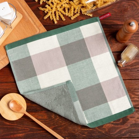 The towel of the “Cell” shapes centered 35*35 cm, 100% cotton