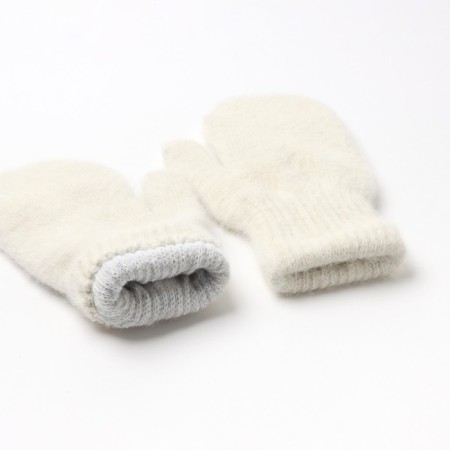 Women's mittens, milk color, size 20-2