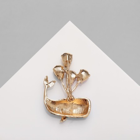 Brooch "Whale" Smiling, color in gold-1