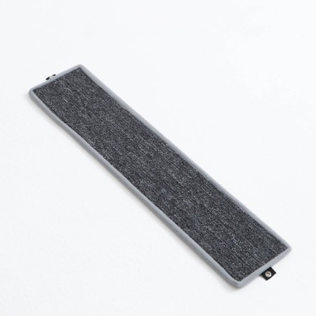 The clawtete is large, with impregnation, 67 x 14 cm, carpet, mix-7