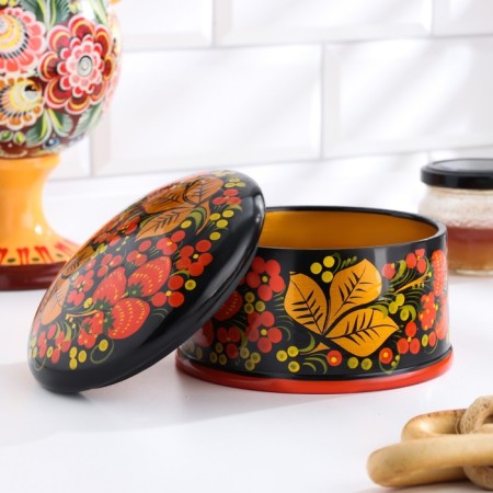 Box "Berry", large, 12-13 × 9-10 cm, Khokhloma-1