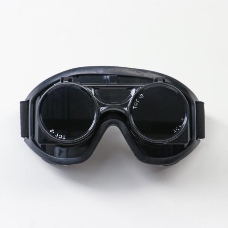 Glasses protective "source" about closed type with indirect ventilation of the gas welder (with hinged st.