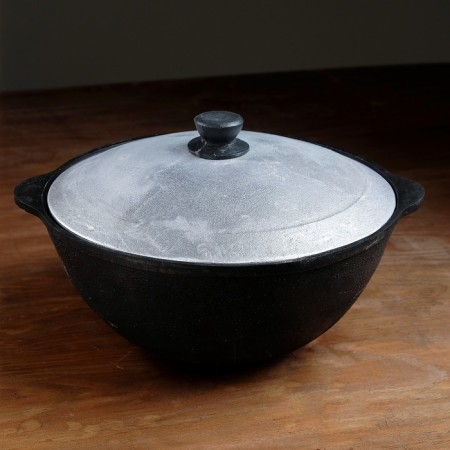 Kazan cast -iron, 3.5 l, flat bottom, aluminum cover-3