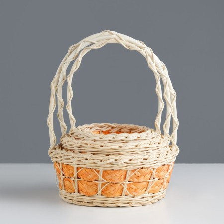 A set of wicker baskets from 3: D20 H 8/27; D17 H 7 H 25; D13 H 6 H 21 cm. (Ratan)