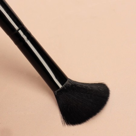 A set of makeup brushes, 5 objects, black color-4