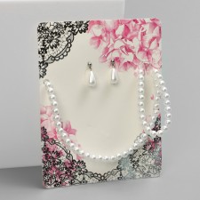 Set 3 objects: earrings, beads, bracelet 