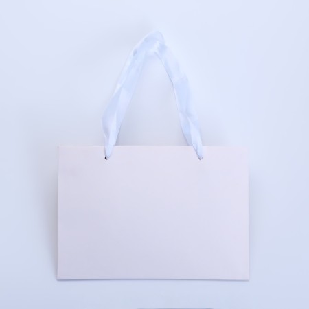 Gift package with a wide bottom of 20 × 14 × 13.2 cm, white-3