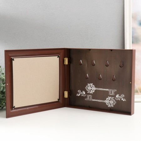 Key closed "Secret" 26.5x31.5 cm nut-2