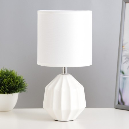 Alaida table lamp E14 40W white 14x14x28 cm Risalux