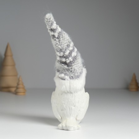 Souvenir Polystone "Bird Bullaza in a gray cap" 6.5x8x23 cm-4