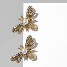 Earrings with pearls 