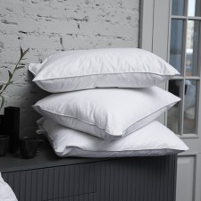 Pillow average, size 70x70 cm, color mix