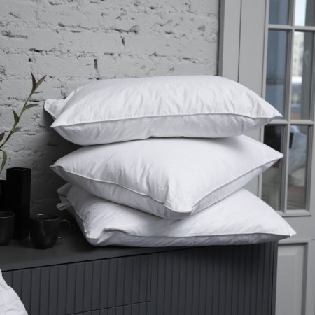 Pillow average, size 70x70 cm, color mix