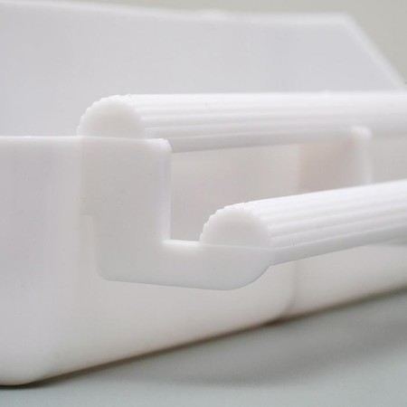 A feeder for birds with a pole for any cells, 21 x 5.8 x 5.6 cm-2