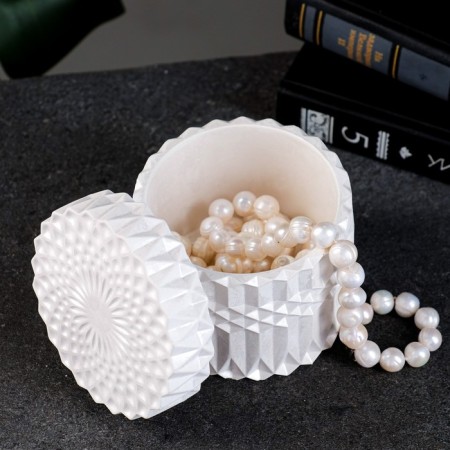 Casket "robbed" mother of pearl, 9x9cm-3