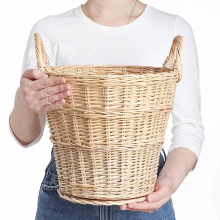 Basket "Gardener", bottom plywood: 20 × 20, top: 30 × 30, h = 25/33 cm, manual weaving, willow
