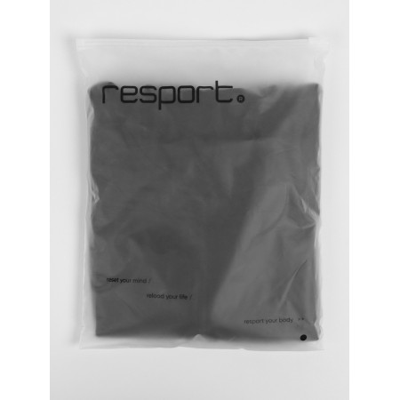 Longslit female Resport, on a zipper, p. 46, the color is black, basic, with a long sleeve-23