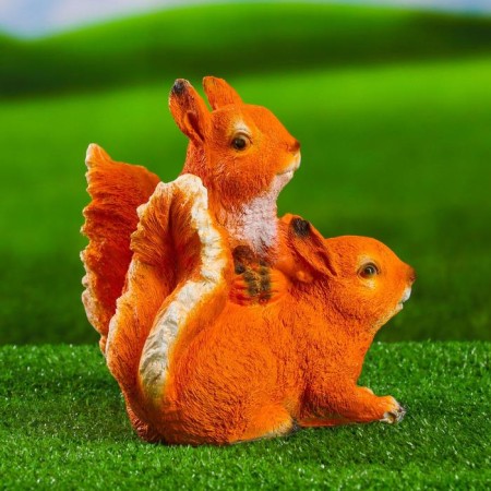 Garden figure "Squirrels of a couple with a nut" 18x18x20cm-4