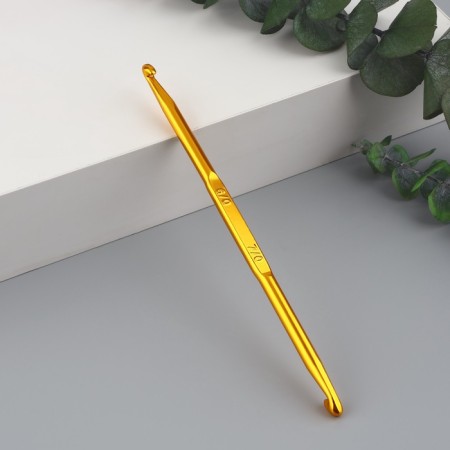 Knitting hook, bilateral, d = 6/7 mm, 13 cm, gold color
