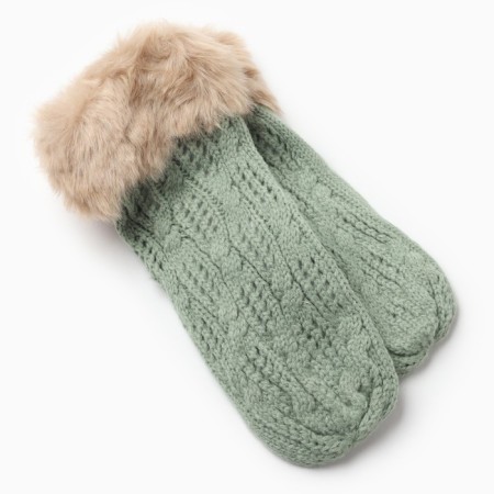 Mittens female, green color, size 25