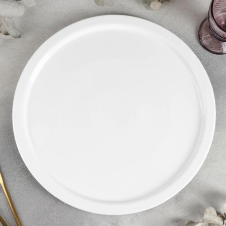 Porcelain dish for pizza Wilmax, d = 35.5 cm, white color
