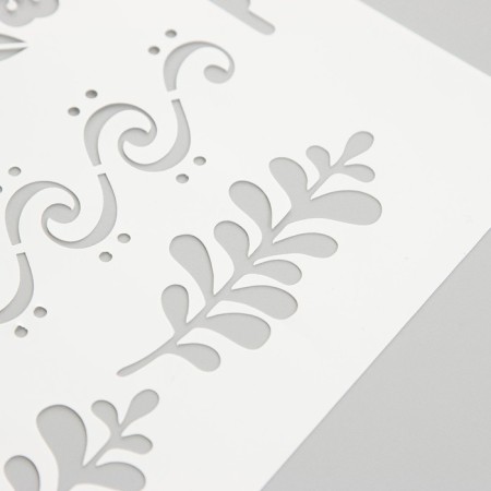 Plastic stencil "leaflets" 16x22 cm-3