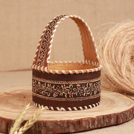 Basket "Berries", D - 13 cm; H (with a handle) - 17 cm; H side - 6.5 cm
