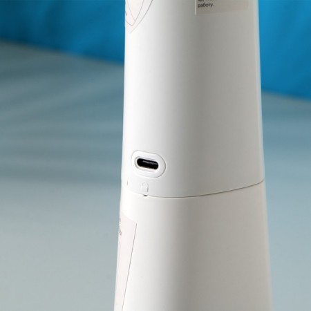 Irrigator for the oral cavity Windigo LIR-05, portable, 230 ml, 4 modes, 2 nozzles, batteries-4