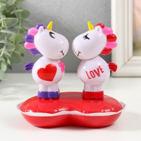 Plastic pendulum from the solar battery "Kiss. ​​Unicorns 9x11.8x11 cm-2