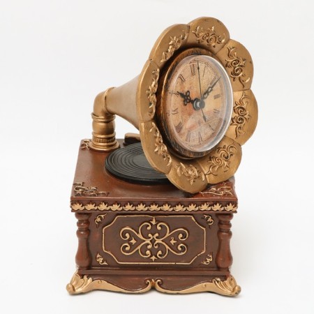 Table figured “Gramophone” clock, discrete move, D-7 cm, 20 x 25 cm, aa-1