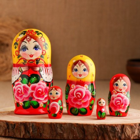 Nesting doll "traditional", yellow, 15cm, 5 puppet, manual painting