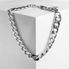 The necklace 
