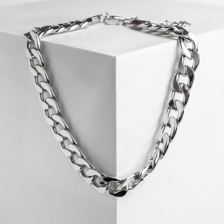 The necklace "Golden chain" is flat, the color is silver, 45 cm