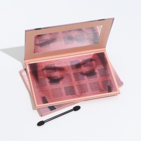 Professional palette of eye shadow, 18 colors