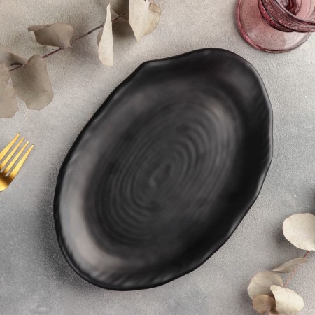 Black East dish, 25.5 × 17 × 2.5 cm, black color