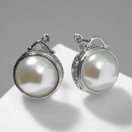 Earrings with pearls "Edel" Classic circle, white color in silver