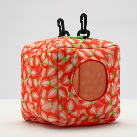 Suspending house-rod "Strawberry", 17 x 17 x17 cm