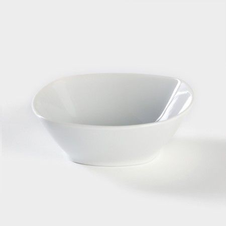 Porcelain salad, 300 ml, d = 13.1 cm, square, white color