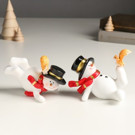 Polystone souvenir "Snowman in the cylinder and scarf, with a squirrel" Mix 12x8x cm
