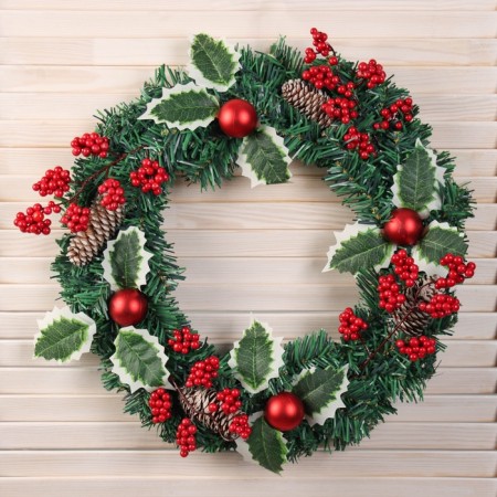 New Year's Wreath D-40 cm "Forest Festival" Vetoki with berries leaves