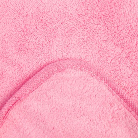 The kitchen towel is the “bow” of the ts.-3