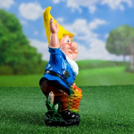 Garden figure "Dwarf with apples" Small 10x15x29cm-1