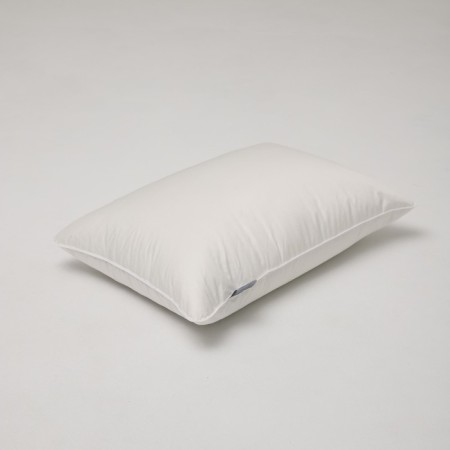 The pillow is high, size 50x70 cm, color mix