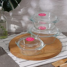 A set of pots from heat -resistant glass for baking the “Graten” shares, 3 objects: 0.7 l, 1 l, 1.5 l, with lids