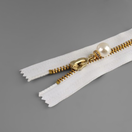 Metal zipper, No. 5, non -proceeding, automatic lock, 20 cm, white/gold color-1